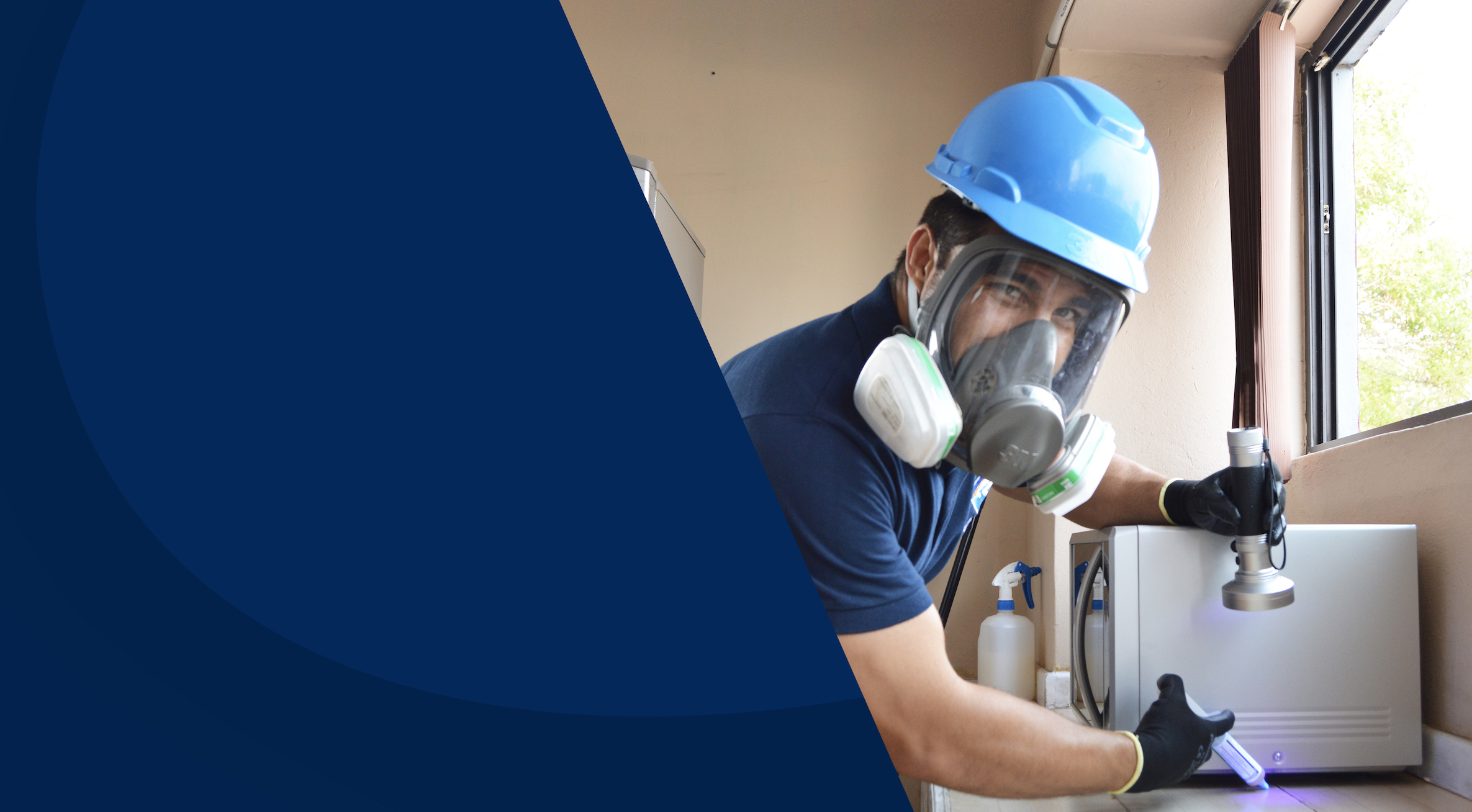 técnico de CFIS fumigando